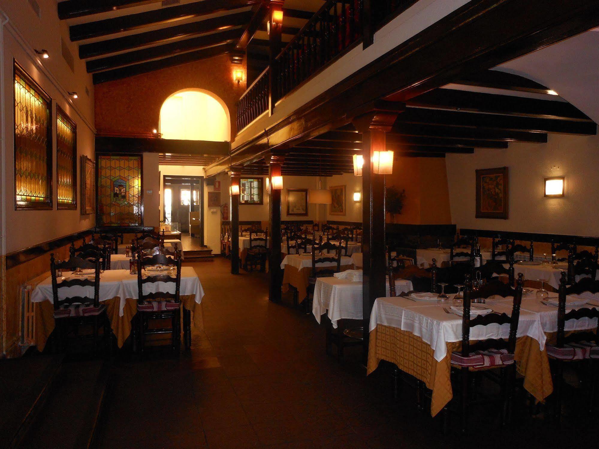 Hostal Can Pou Vidreres Exterior photo